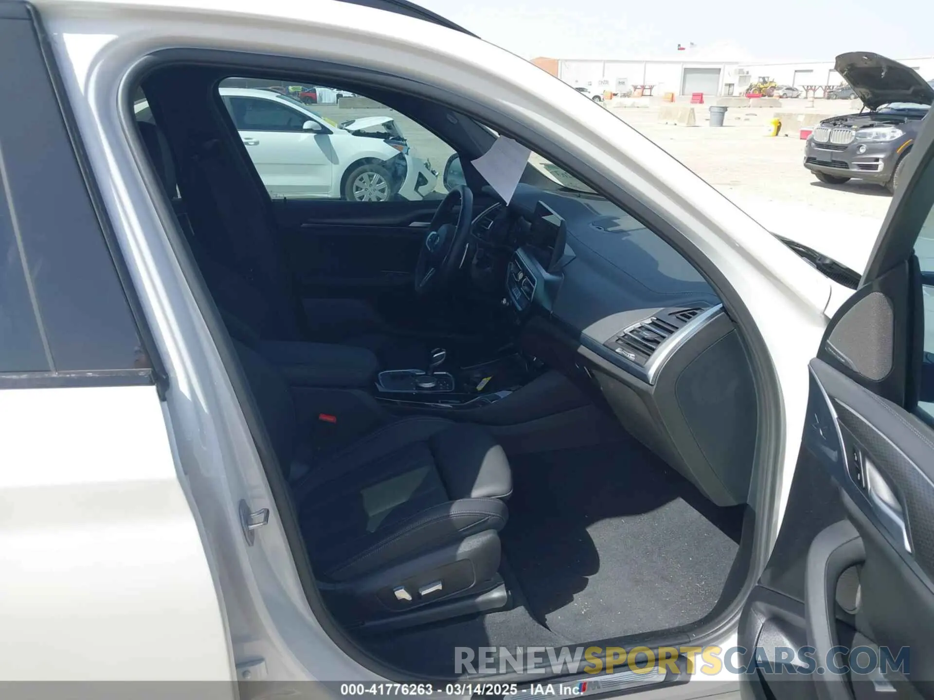 5 Photograph of a damaged car 5UX83DP02P9T16057 BMW X3 2023
