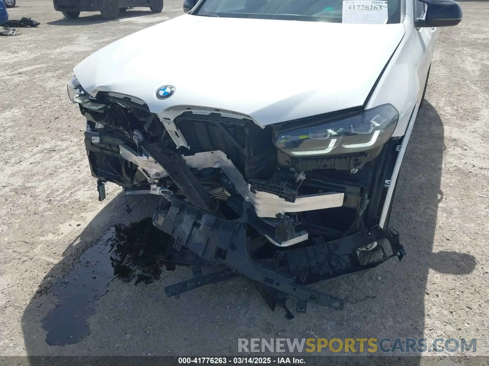 6 Photograph of a damaged car 5UX83DP02P9T16057 BMW X3 2023