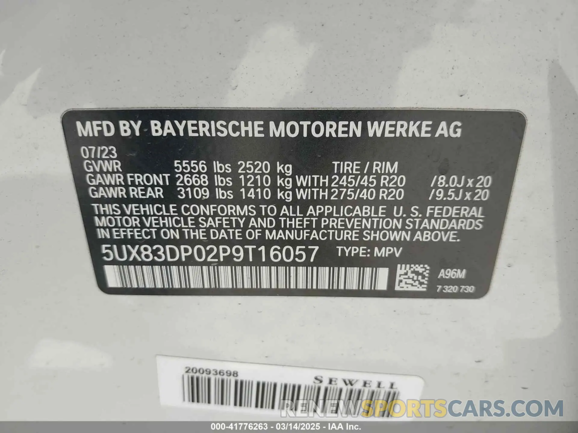 9 Photograph of a damaged car 5UX83DP02P9T16057 BMW X3 2023