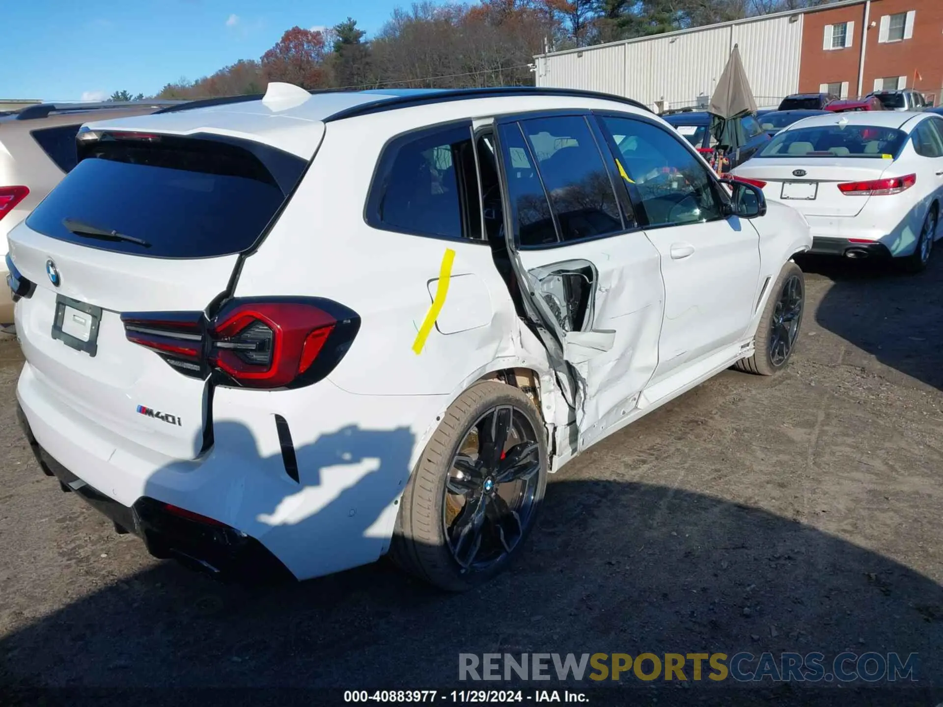4 Photograph of a damaged car 5UX83DP05P9T04162 BMW X3 2023