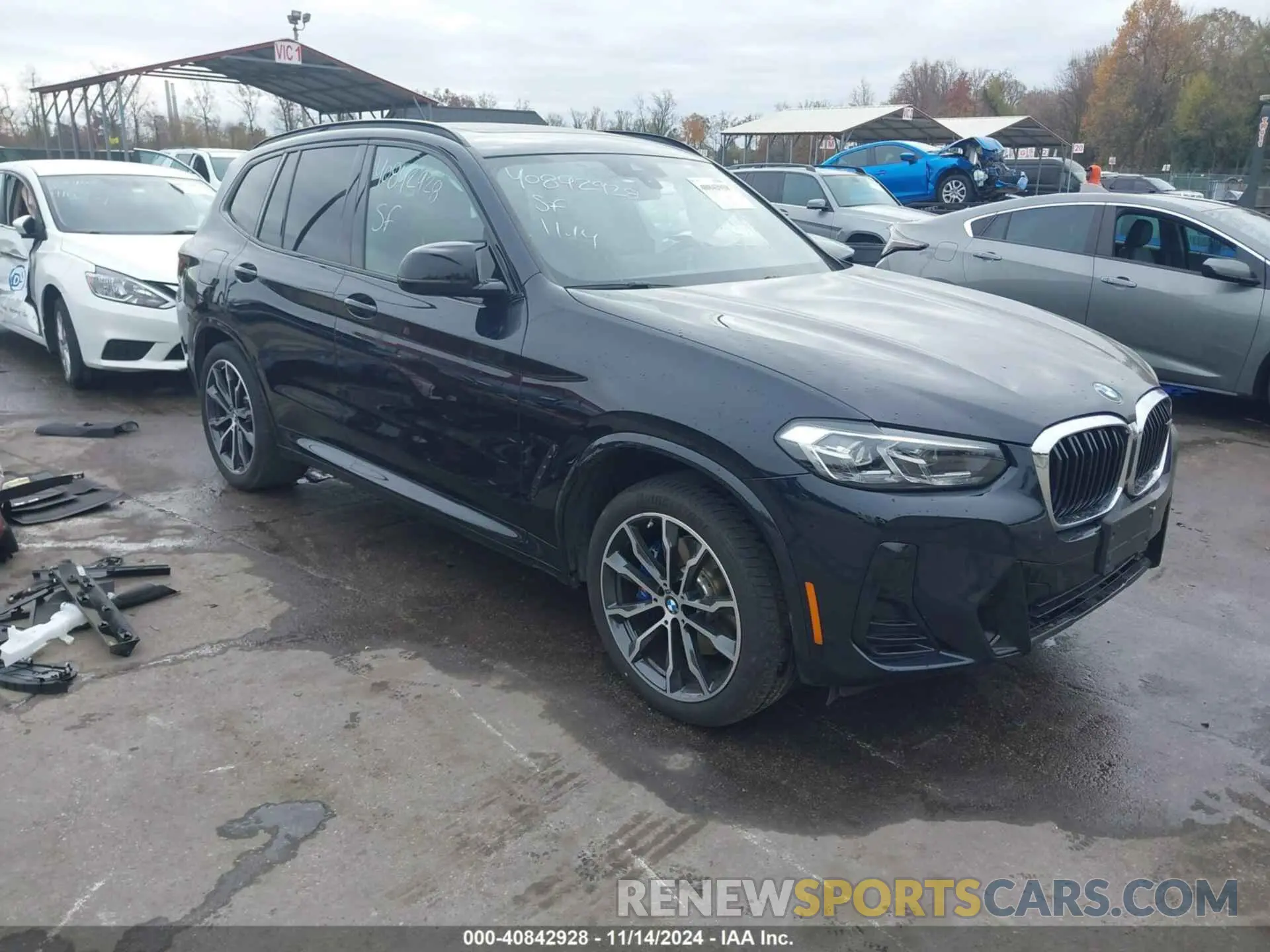 1 Photograph of a damaged car 5UX83DP07P9P81076 BMW X3 2023