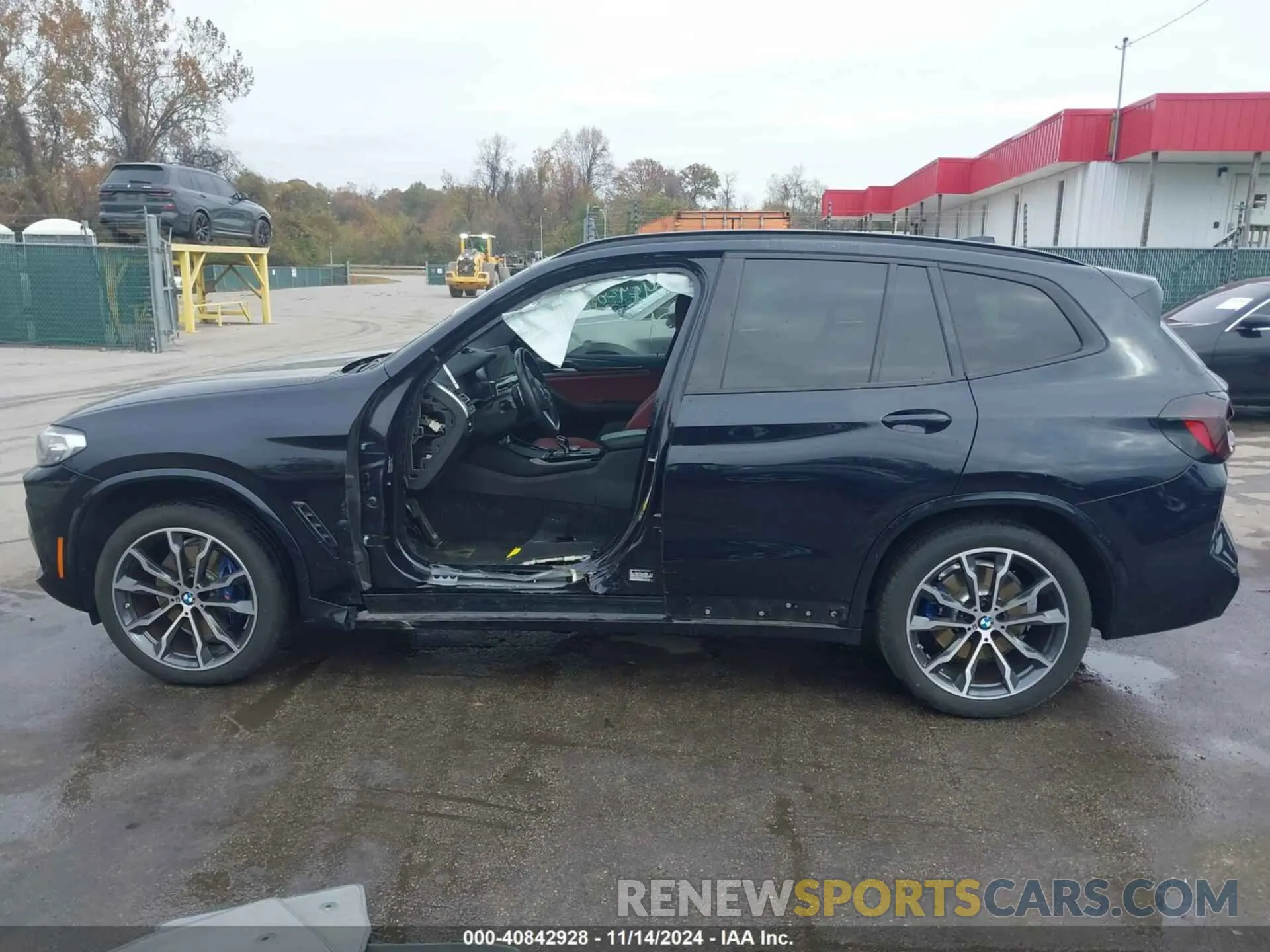 15 Photograph of a damaged car 5UX83DP07P9P81076 BMW X3 2023