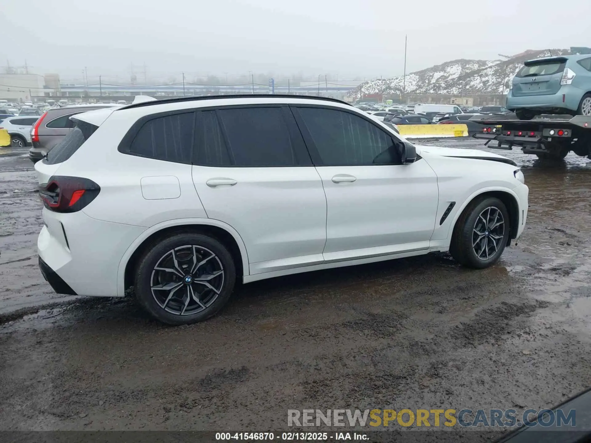13 Photograph of a damaged car 5UX83DP07P9S24703 BMW X3 2023