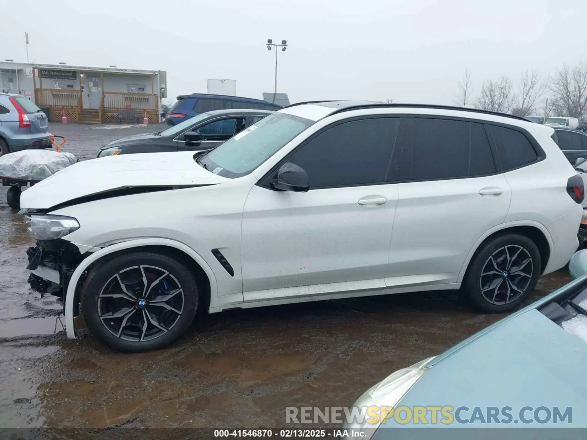 14 Photograph of a damaged car 5UX83DP07P9S24703 BMW X3 2023