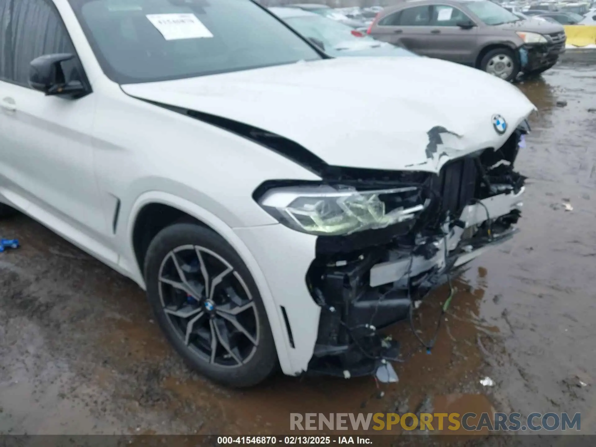 18 Photograph of a damaged car 5UX83DP07P9S24703 BMW X3 2023