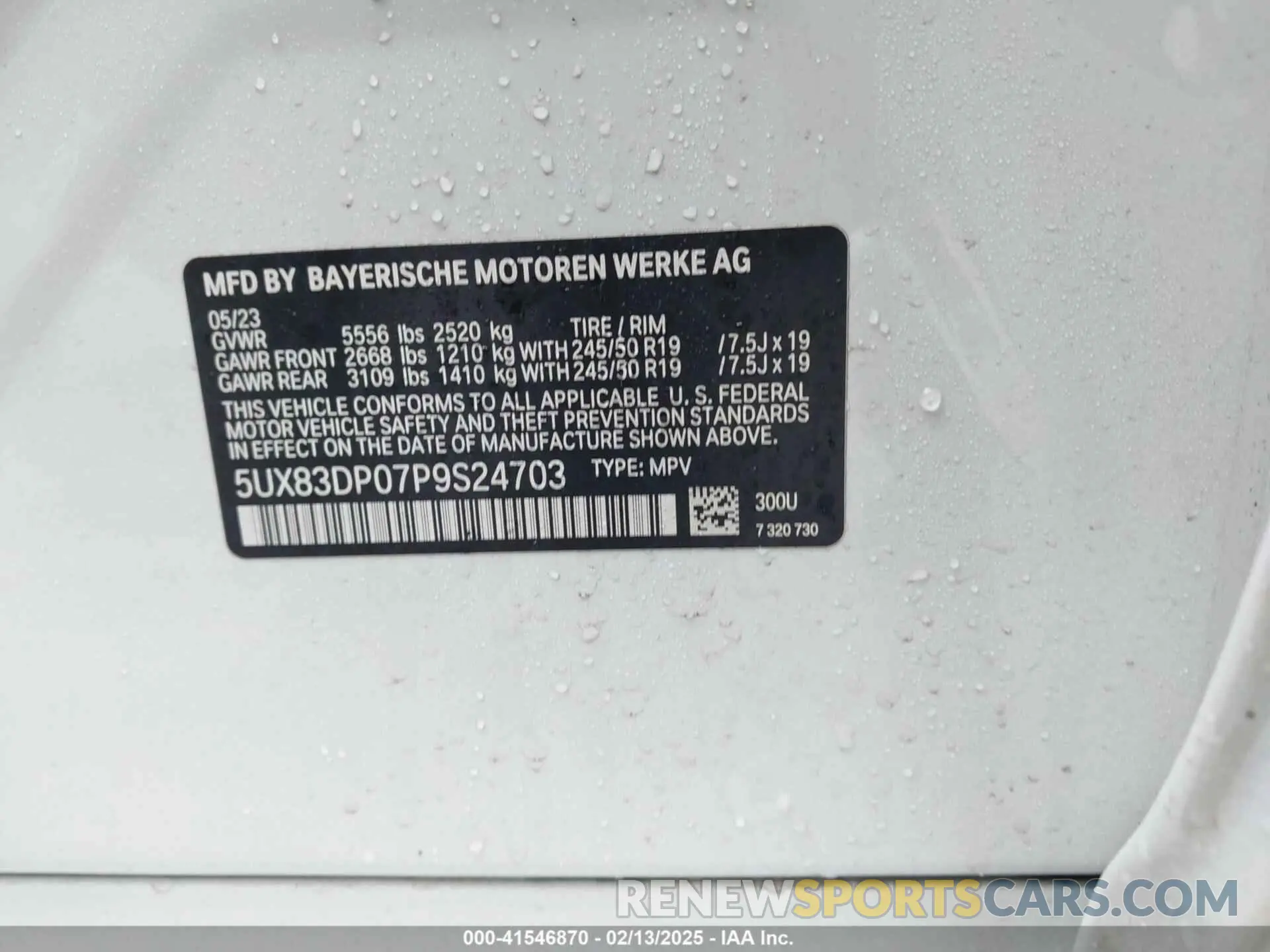 9 Photograph of a damaged car 5UX83DP07P9S24703 BMW X3 2023