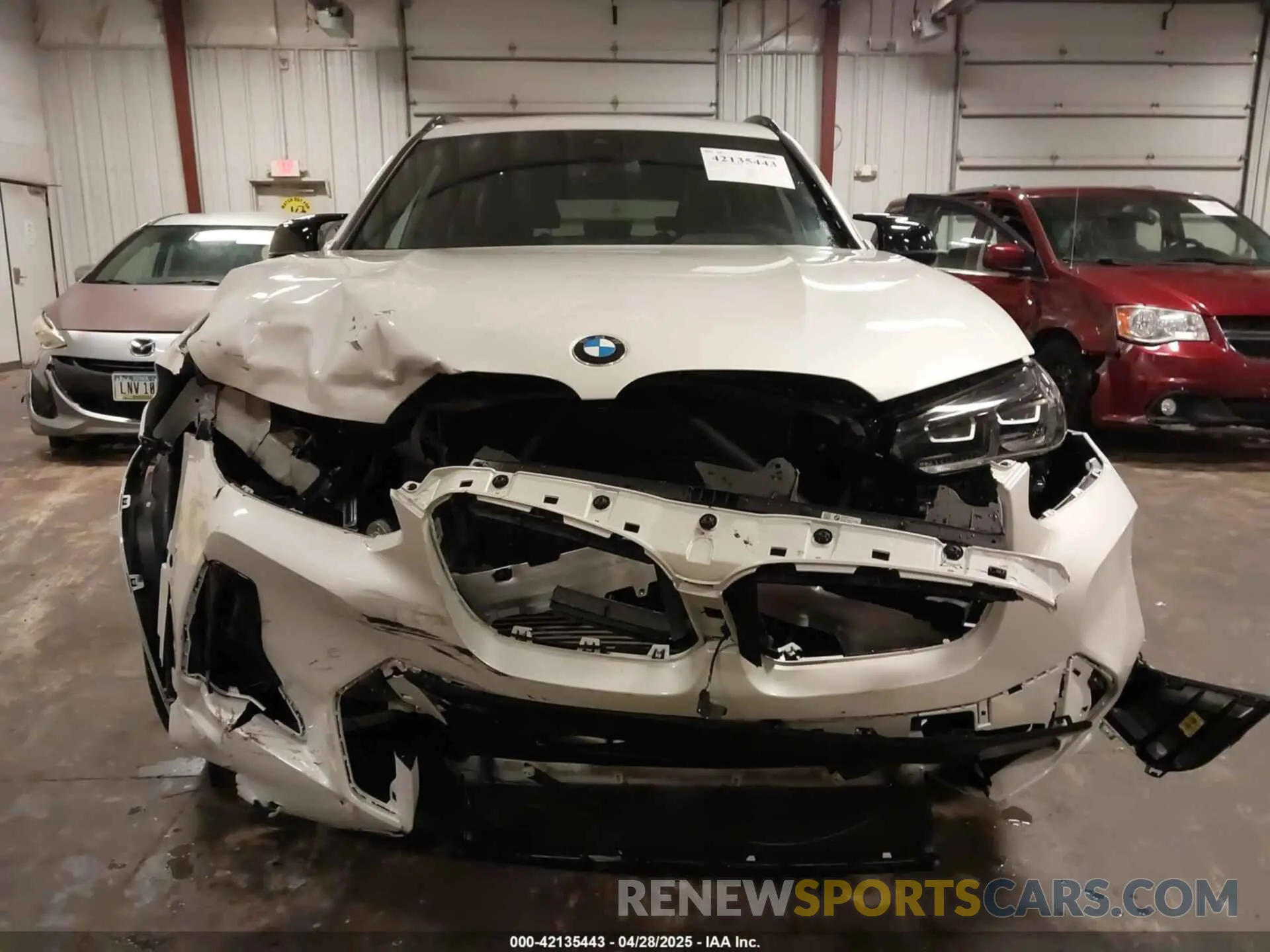 13 Photograph of a damaged car 5UX83DP0XP9T33821 BMW X3 2023