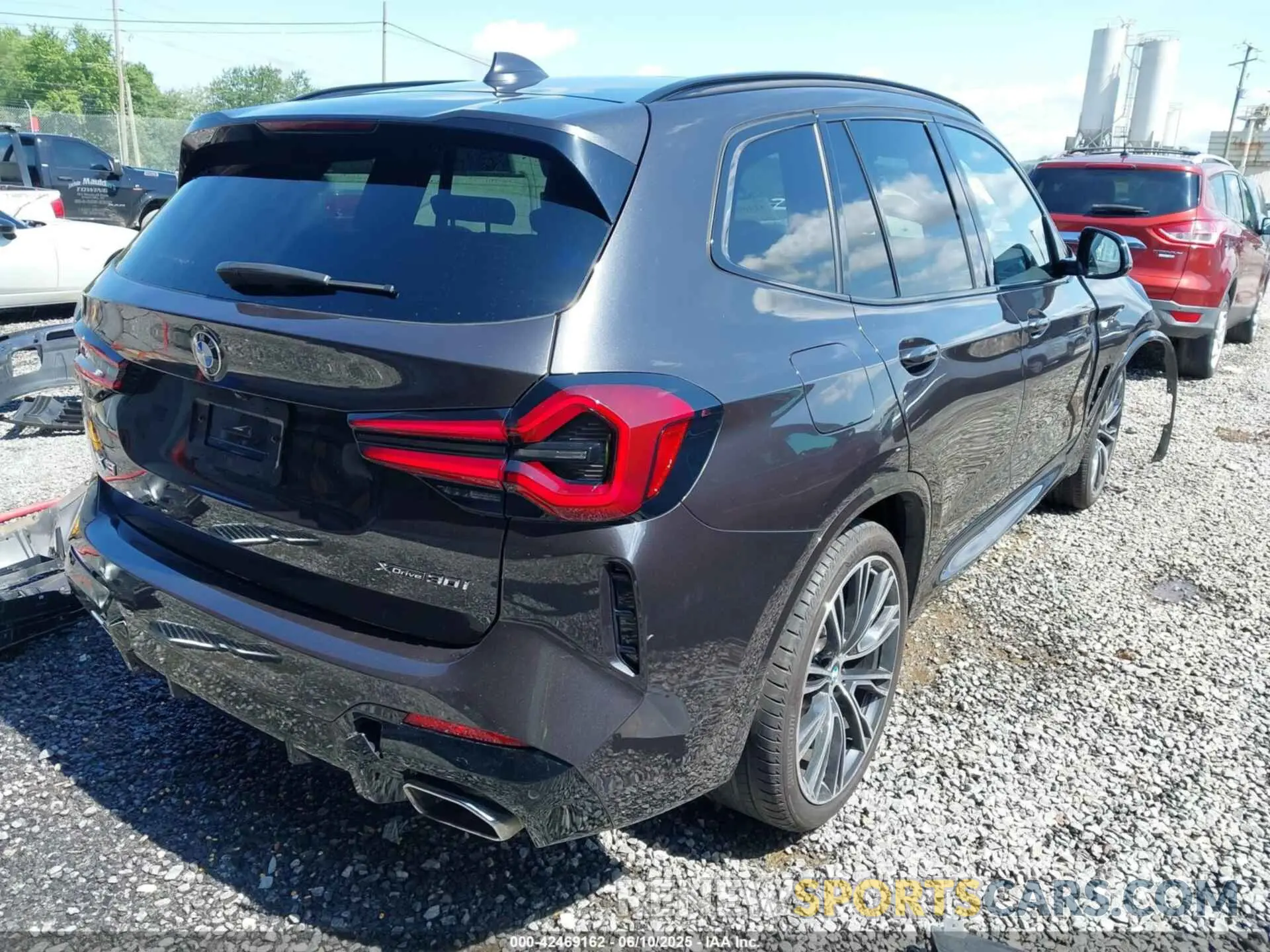 4 Photograph of a damaged car WBX57DP02PN240830 BMW X3 2023
