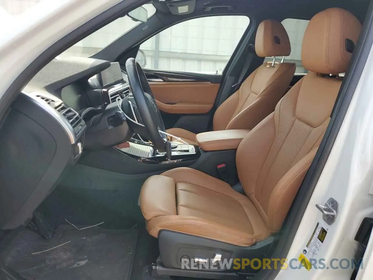 7 Photograph of a damaged car 5UX43DP00R9T51388 BMW X3 2024