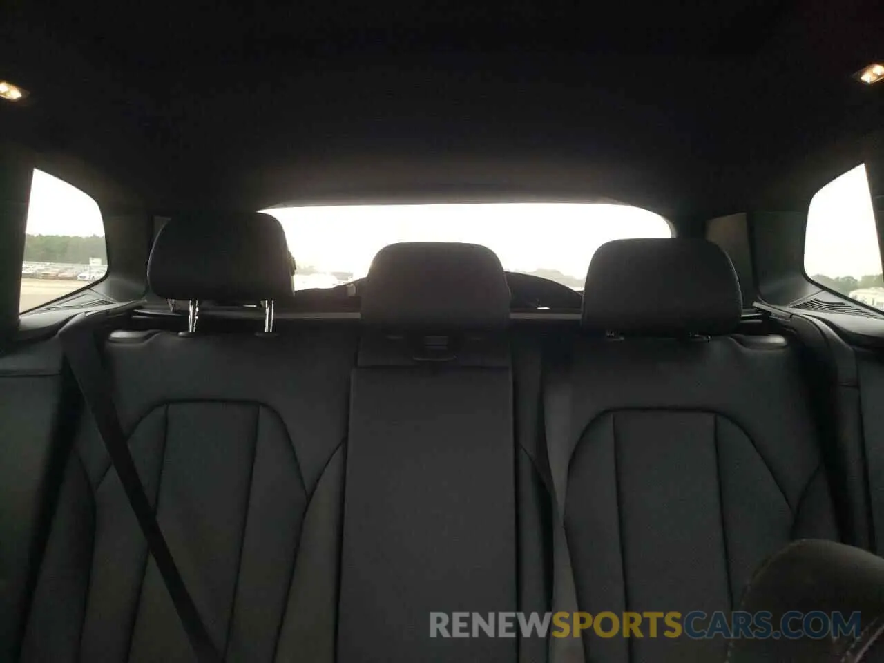 10 Photograph of a damaged car 5UX43DP00R9V01905 BMW X3 2024
