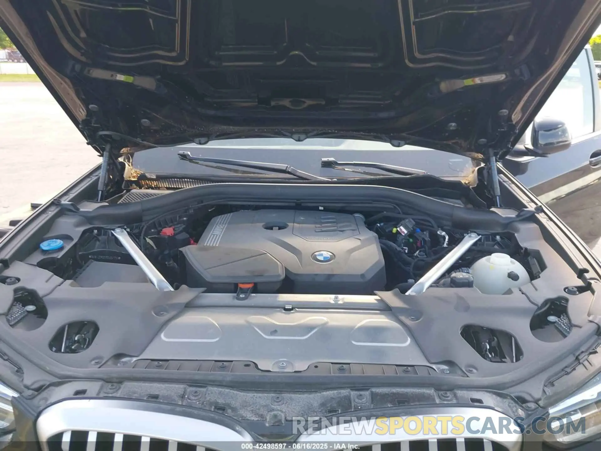 10 Photograph of a damaged car 5UX43DP00R9V04173 BMW X3 2024