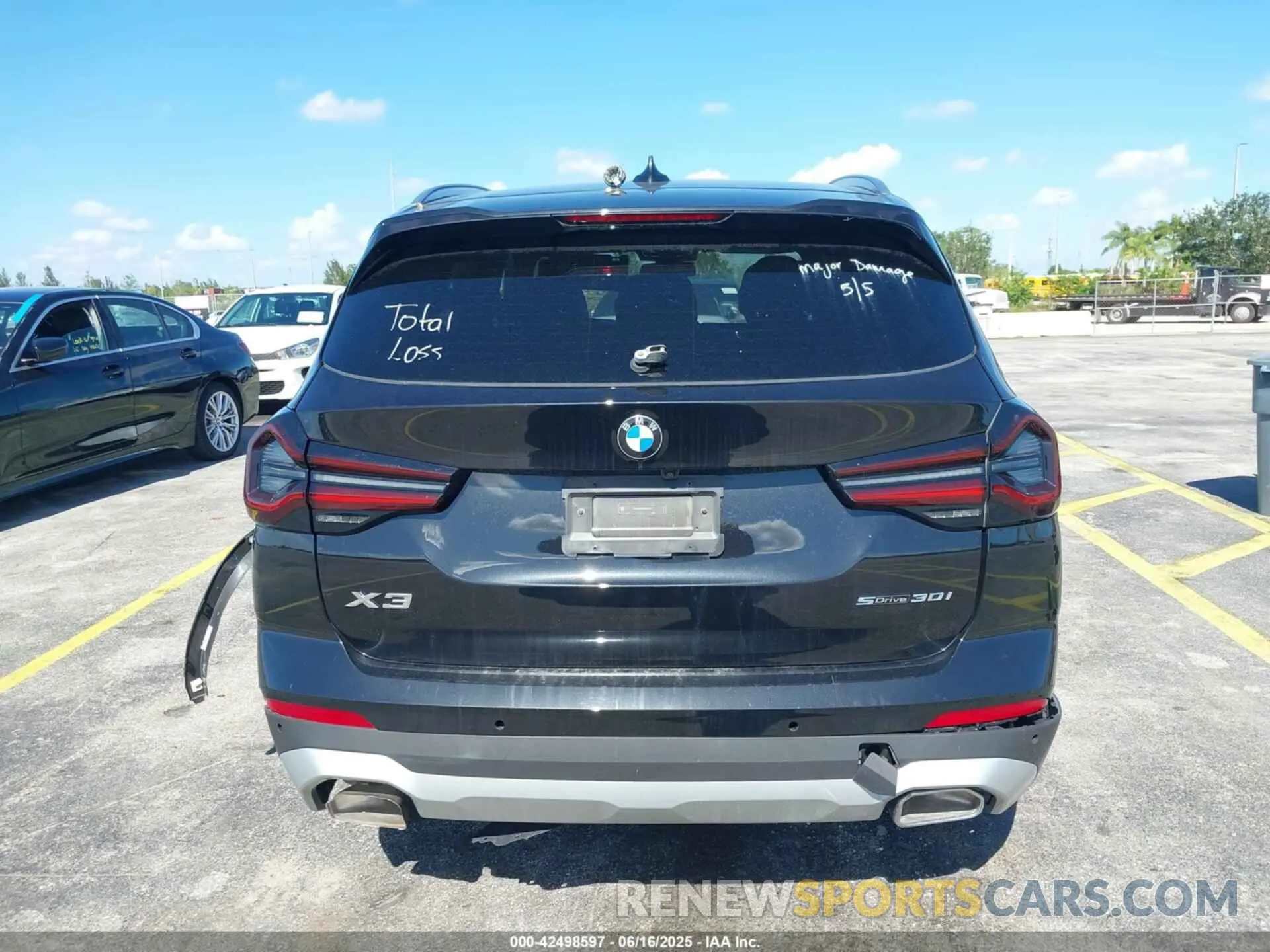 16 Photograph of a damaged car 5UX43DP00R9V04173 BMW X3 2024