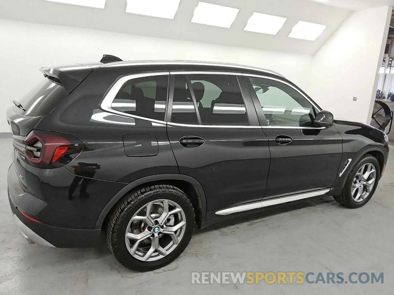 3 Photograph of a damaged car 5UX43DP00R9V06246 BMW X3 2024