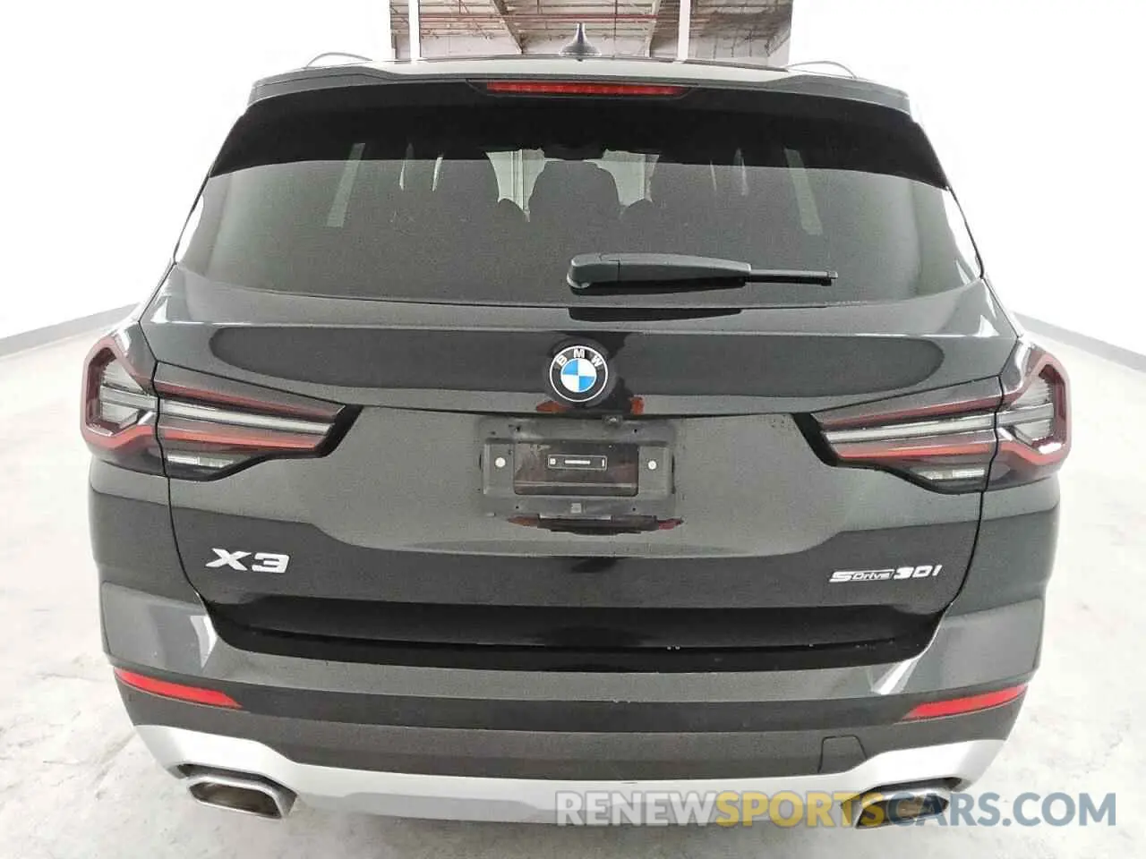 6 Photograph of a damaged car 5UX43DP00R9V06246 BMW X3 2024