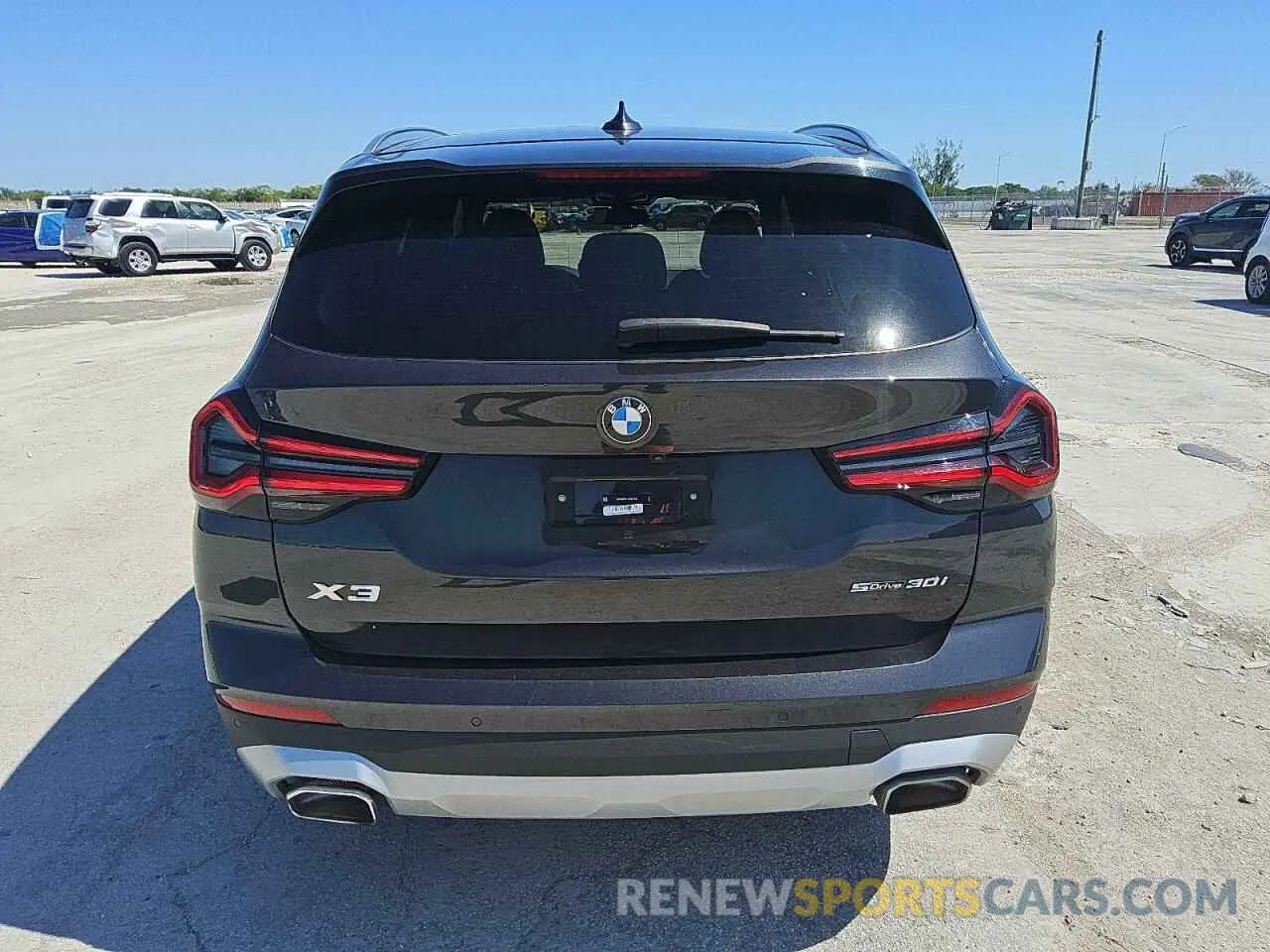 6 Photograph of a damaged car 5UX43DP01R9U67750 BMW X3 2024