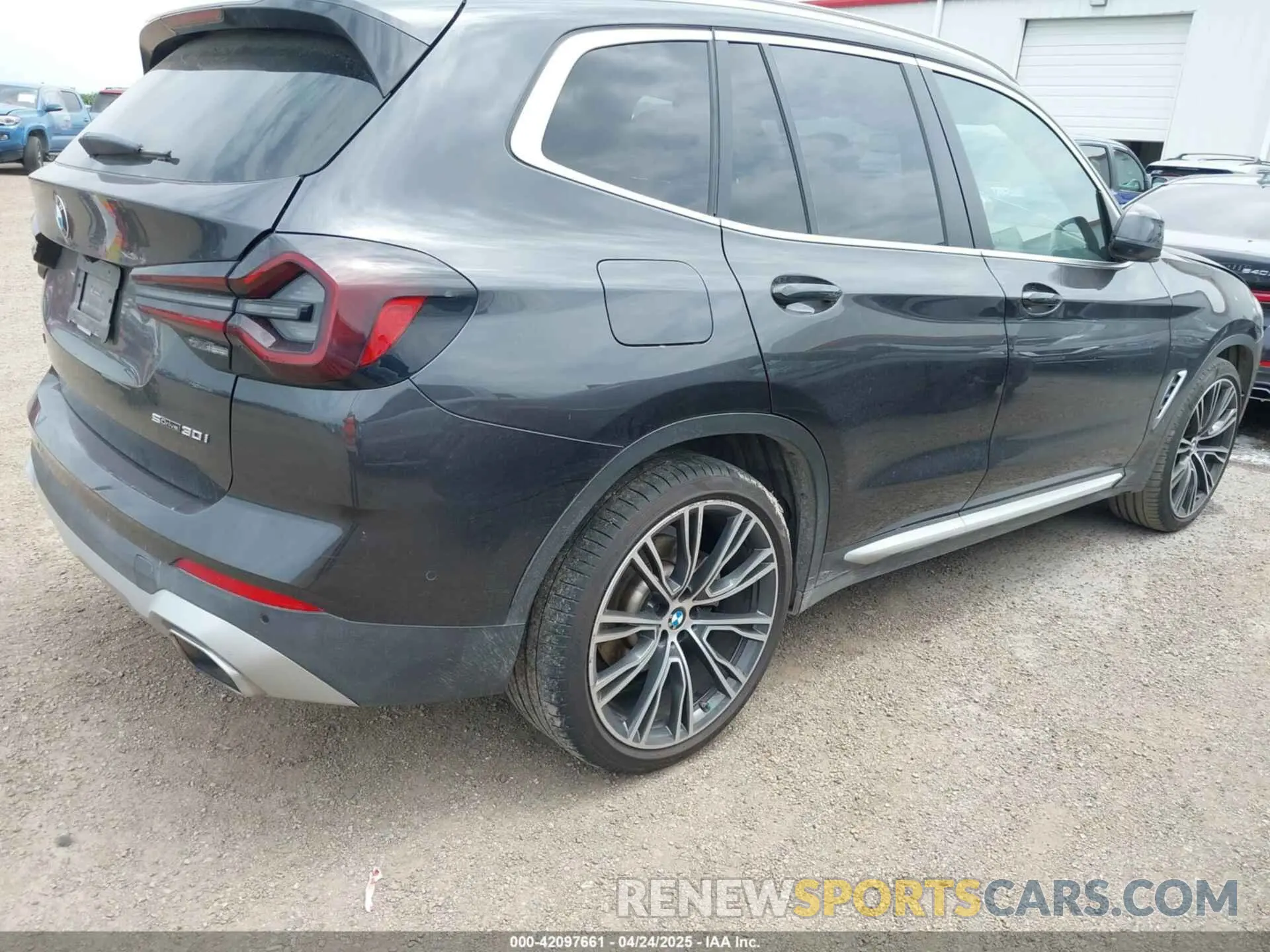 4 Photograph of a damaged car 5UX43DP02R9U52335 BMW X3 2024