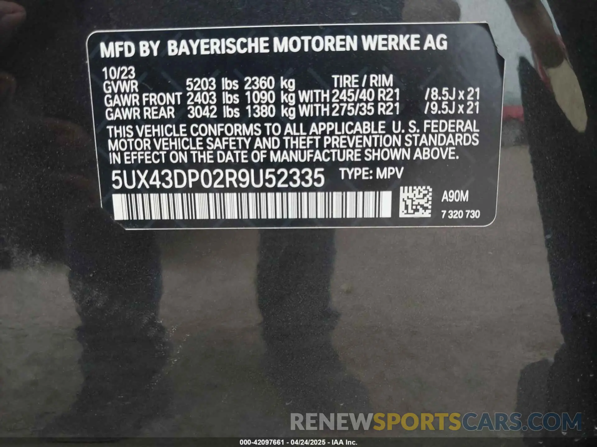 9 Photograph of a damaged car 5UX43DP02R9U52335 BMW X3 2024