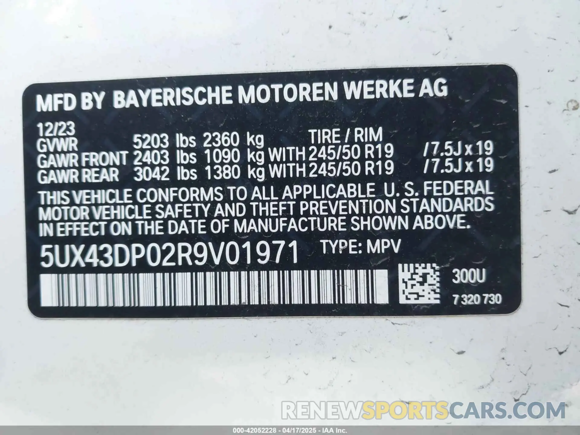 9 Photograph of a damaged car 5UX43DP02R9V01971 BMW X3 2024