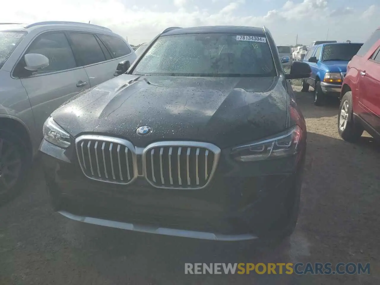 5 Photograph of a damaged car 5UX43DP02R9V17250 BMW X3 2024