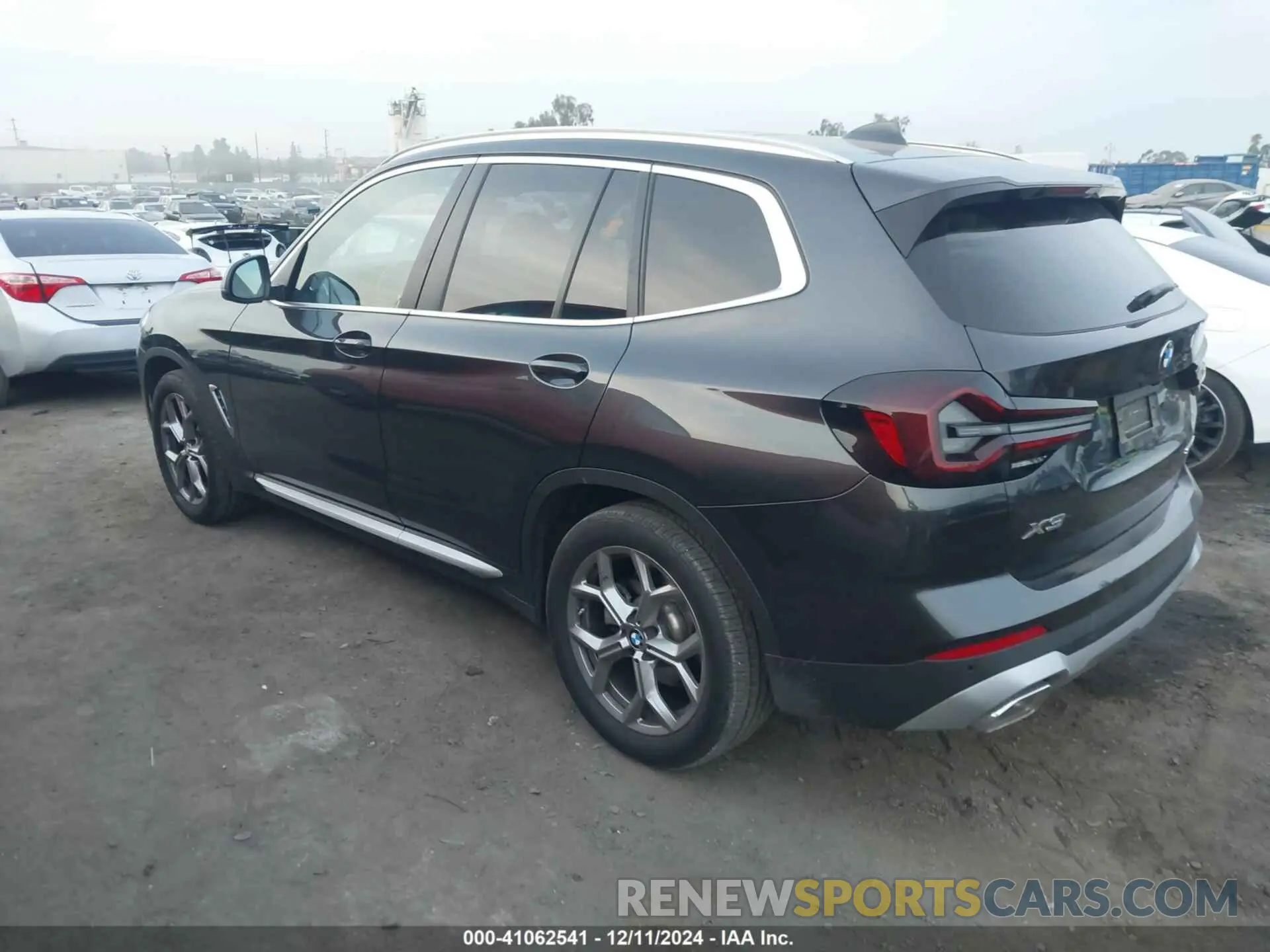 3 Photograph of a damaged car 5UX43DP02R9W28736 BMW X3 2024