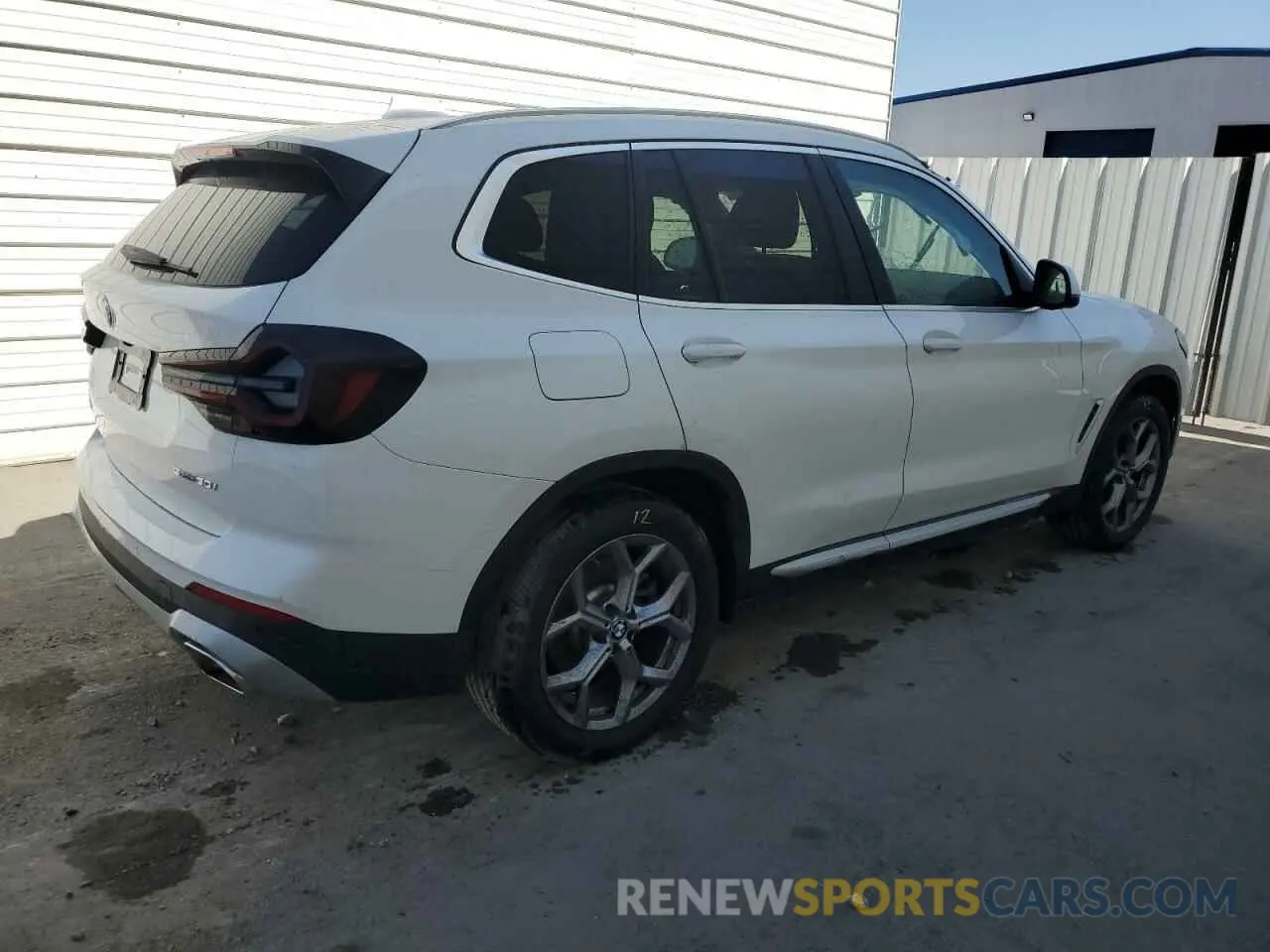 3 Photograph of a damaged car 5UX43DP02R9X09297 BMW X3 2024