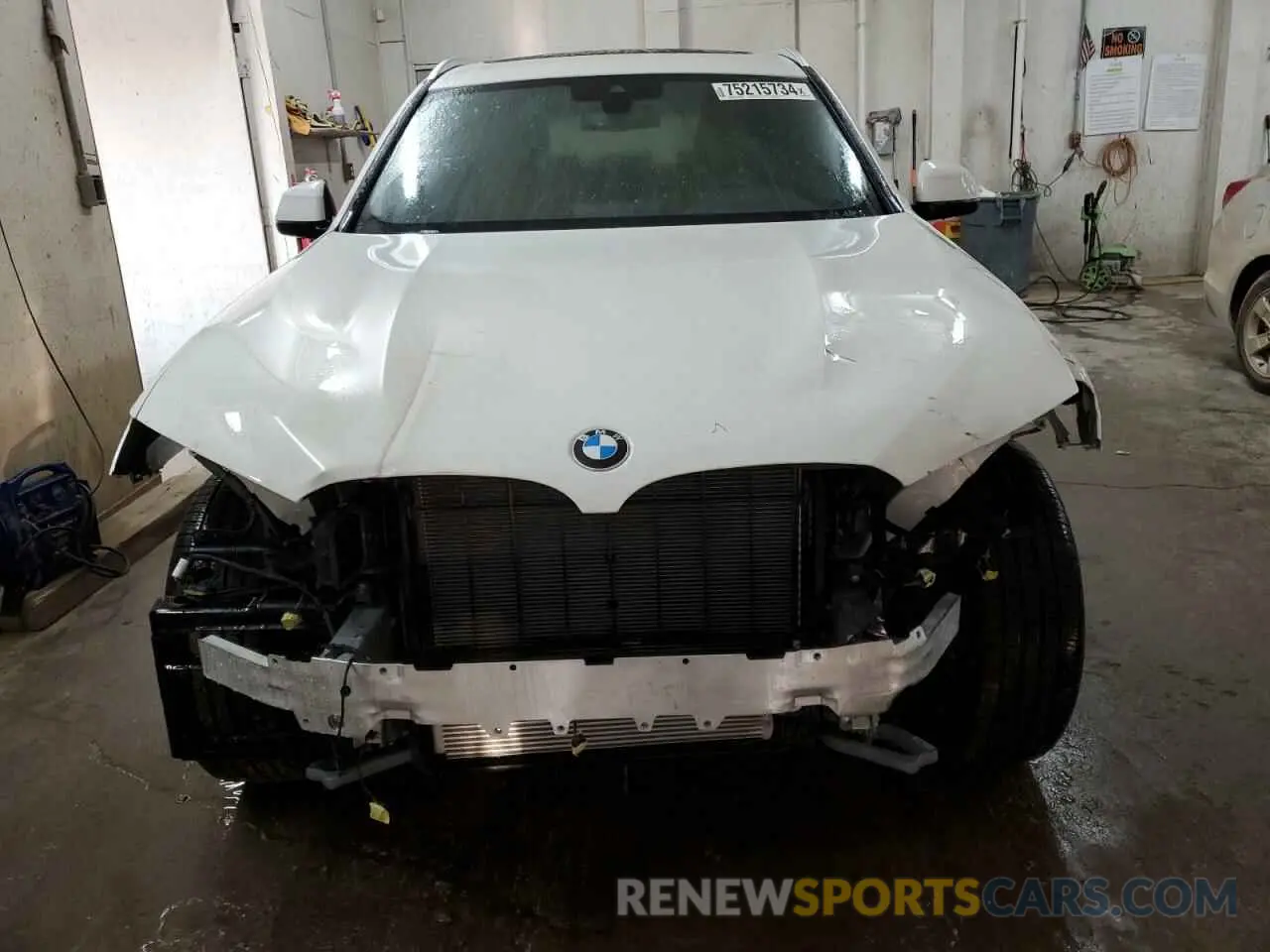 5 Photograph of a damaged car 5UX43DP02R9X15522 BMW X3 2024