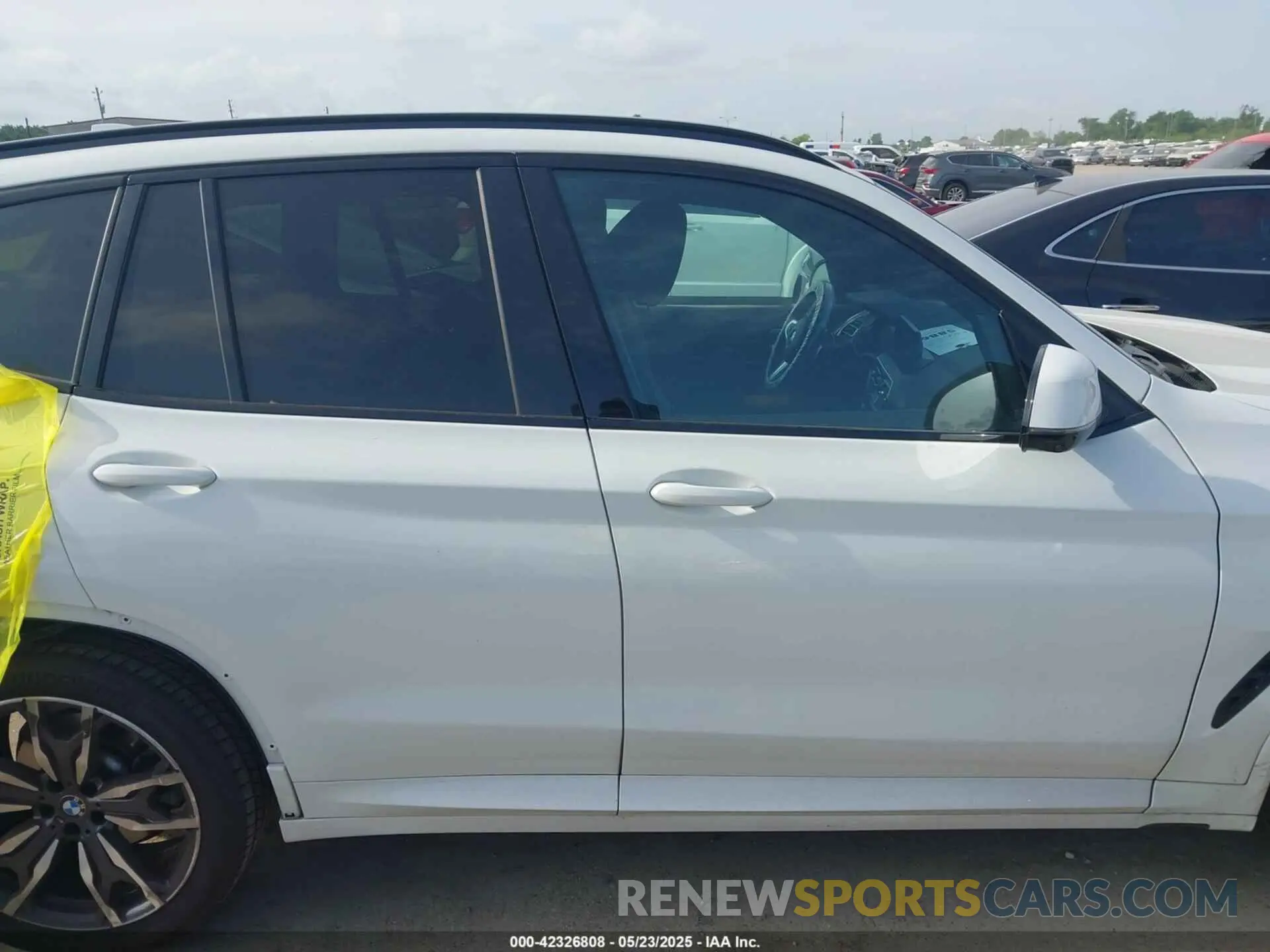 14 Photograph of a damaged car 5UX43DP03R9X37545 BMW X3 2024