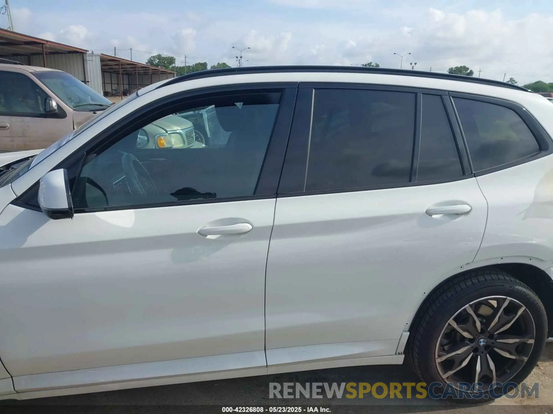 15 Photograph of a damaged car 5UX43DP03R9X37545 BMW X3 2024