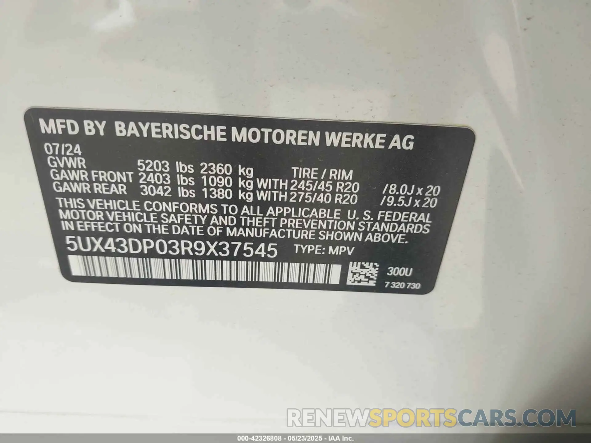 9 Photograph of a damaged car 5UX43DP03R9X37545 BMW X3 2024