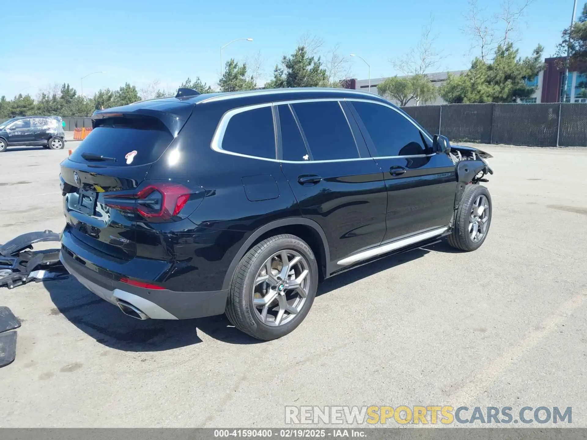4 Photograph of a damaged car 5UX43DP03R9X41272 BMW X3 2024