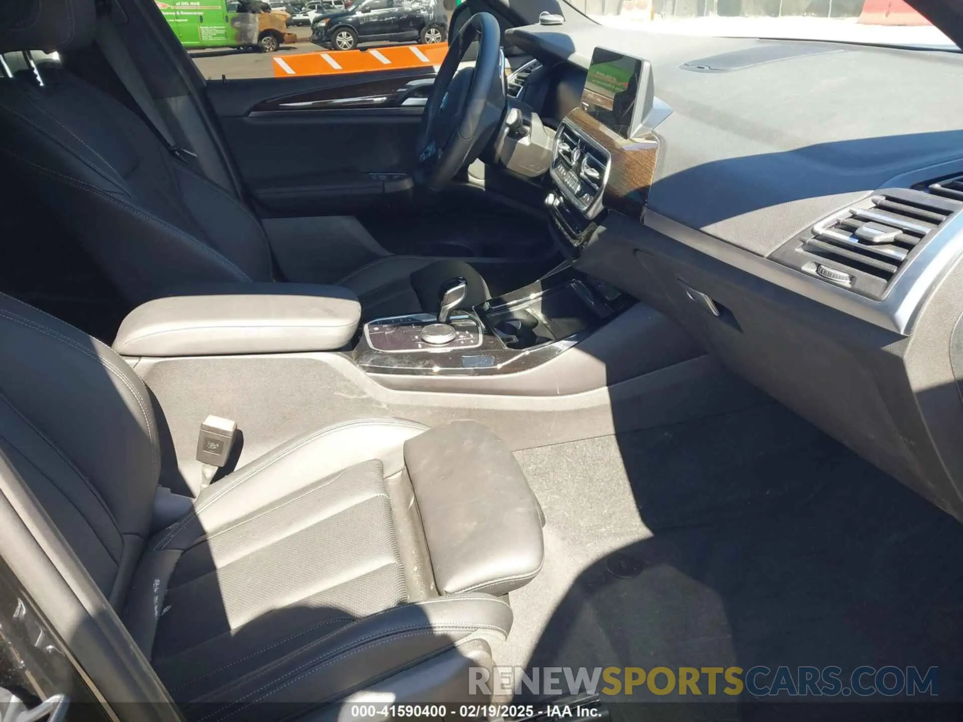 5 Photograph of a damaged car 5UX43DP03R9X41272 BMW X3 2024