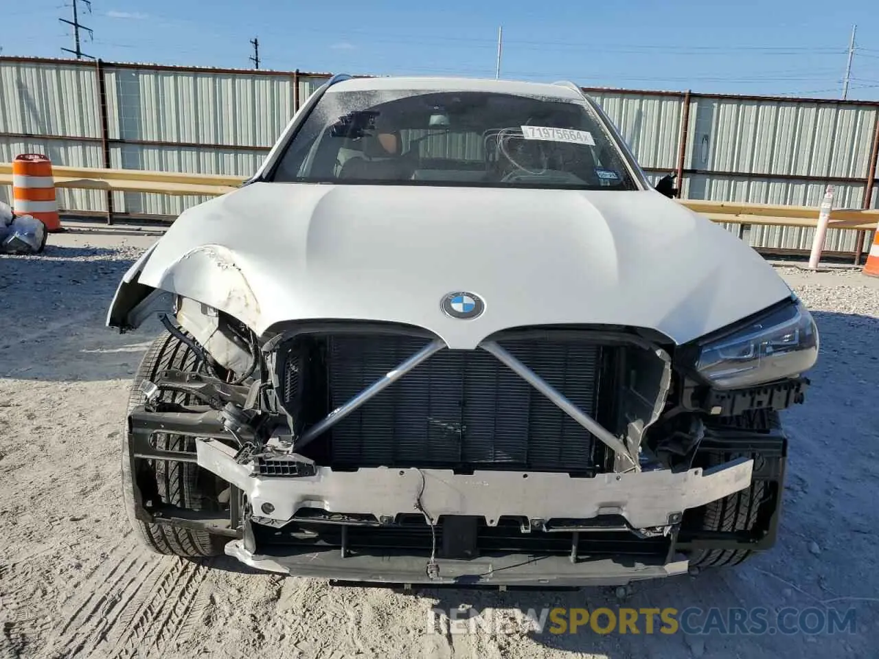 5 Photograph of a damaged car 5UX43DP04R9T76178 BMW X3 2024