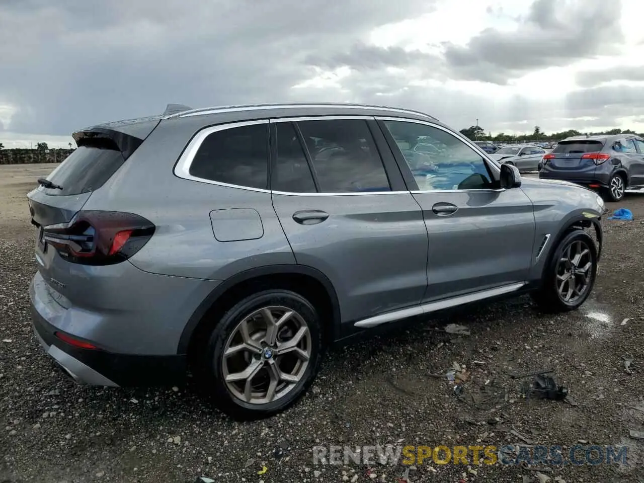 3 Photograph of a damaged car 5UX43DP04R9U57259 BMW X3 2024