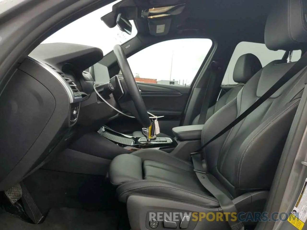 7 Photograph of a damaged car 5UX43DP04R9U57259 BMW X3 2024