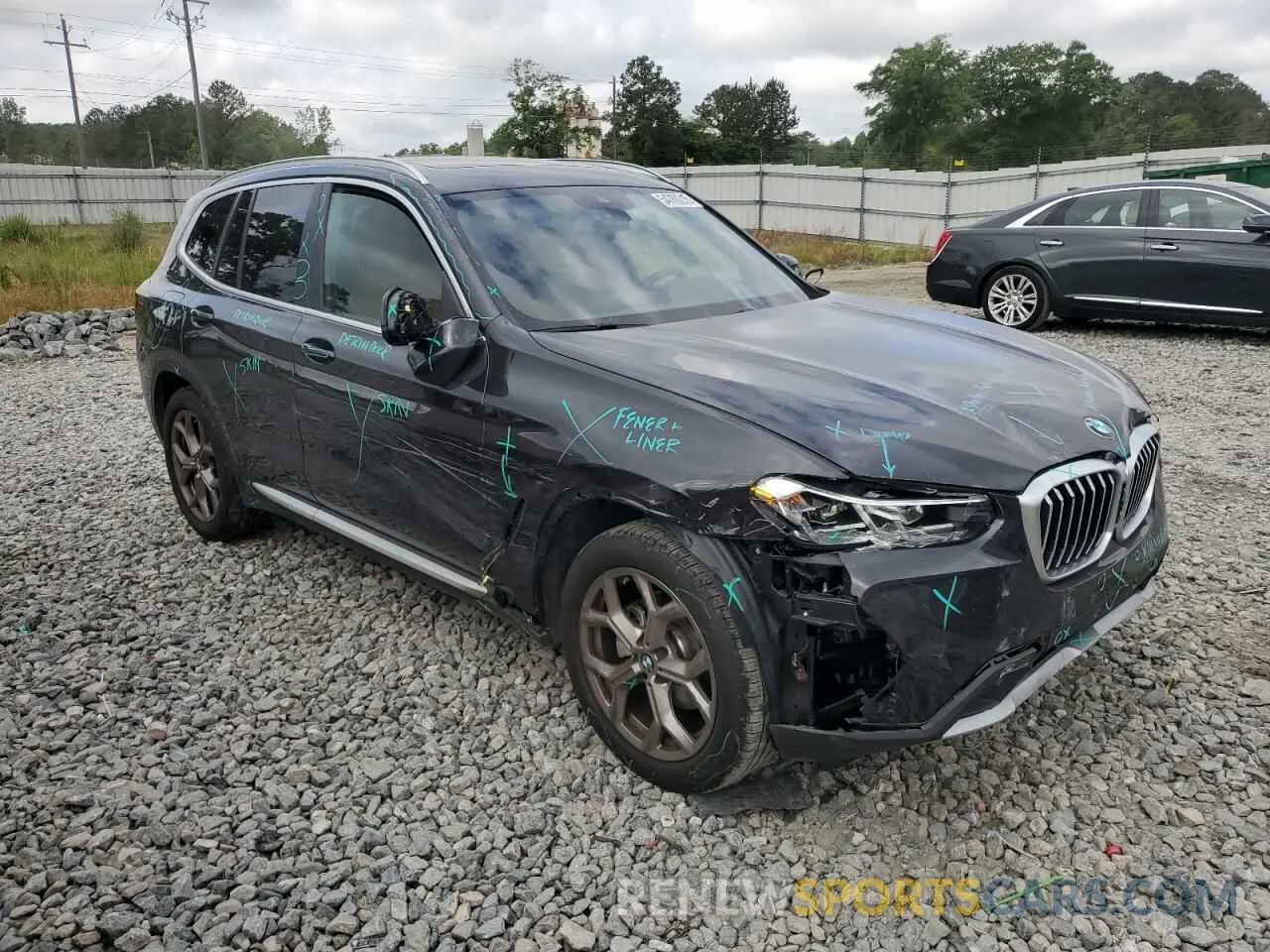 4 Photograph of a damaged car 5UX43DP04R9X08040 BMW X3 2024