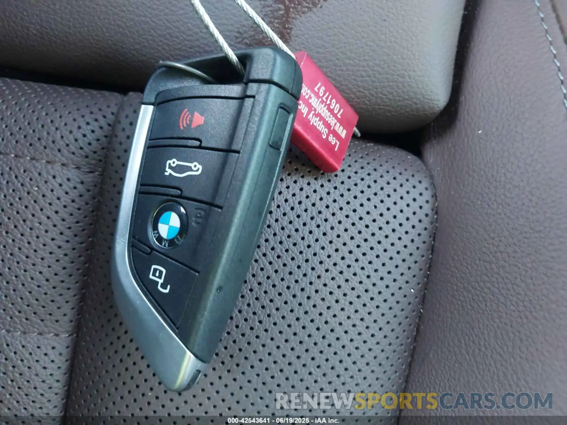11 Photograph of a damaged car 5UX43DP04R9X30507 BMW X3 2024