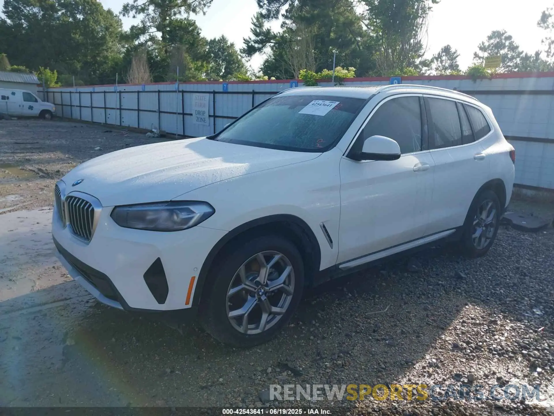 2 Photograph of a damaged car 5UX43DP04R9X30507 BMW X3 2024