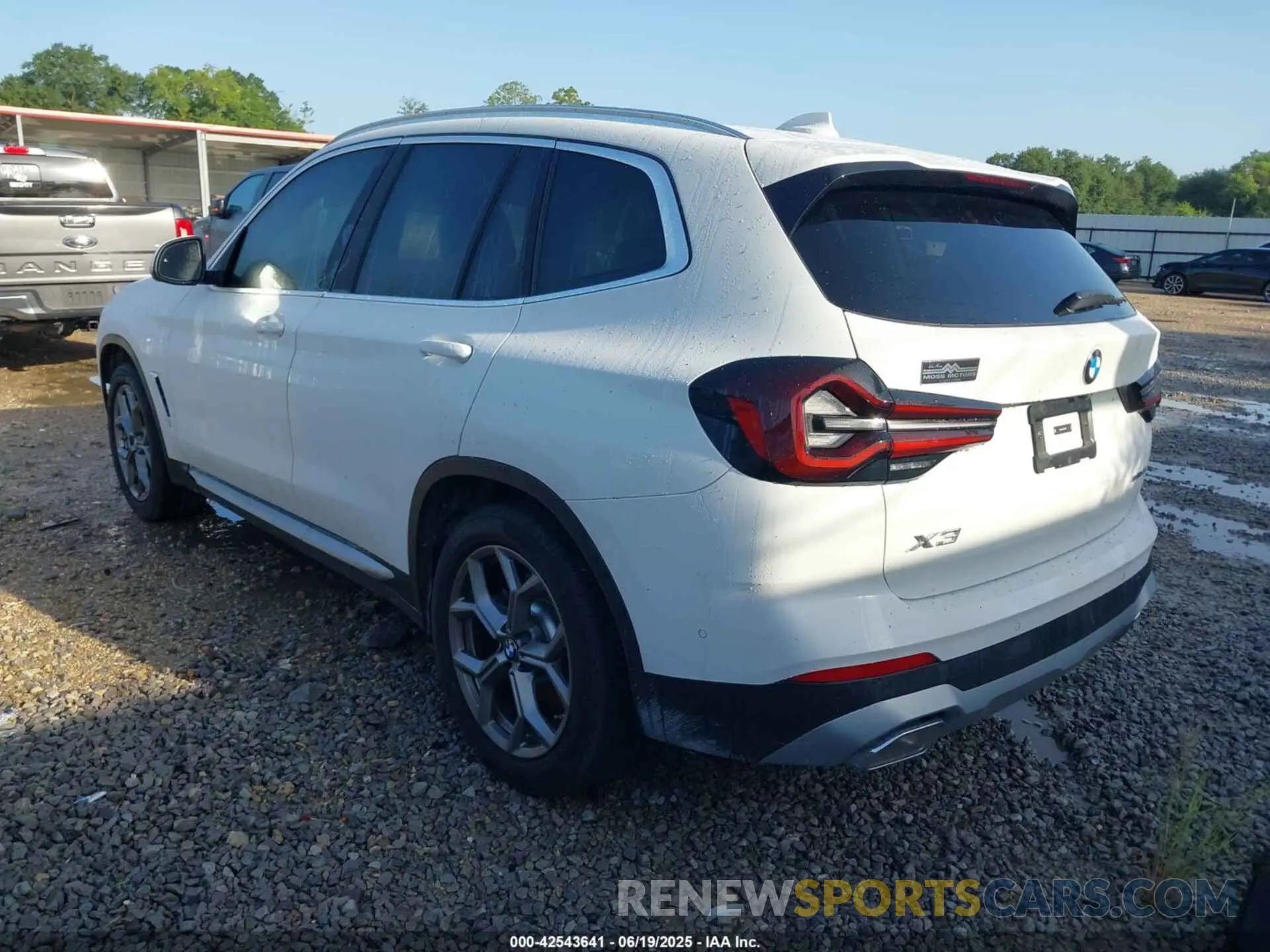 3 Photograph of a damaged car 5UX43DP04R9X30507 BMW X3 2024