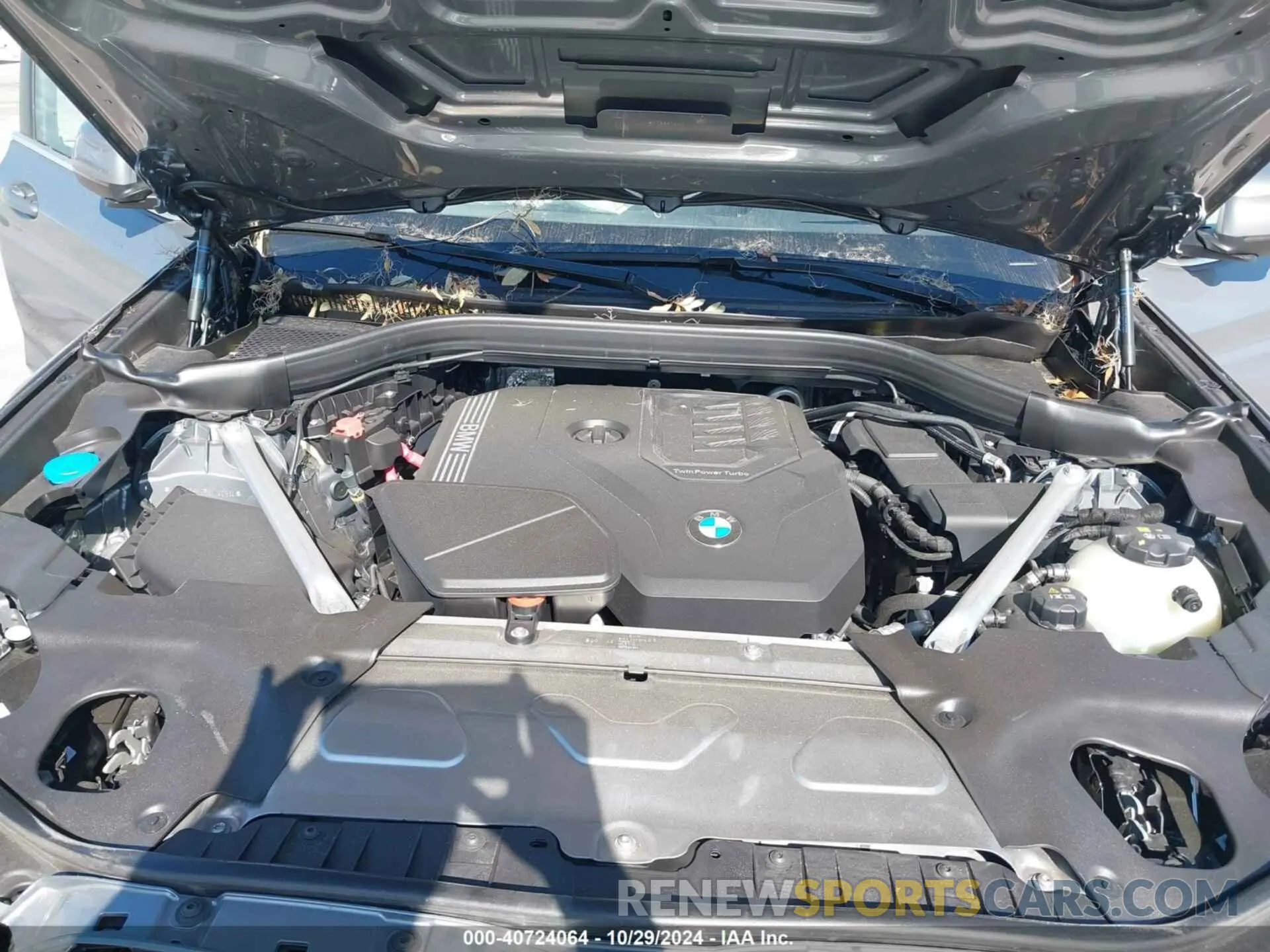 10 Photograph of a damaged car 5UX43DP05R9W40914 BMW X3 2024