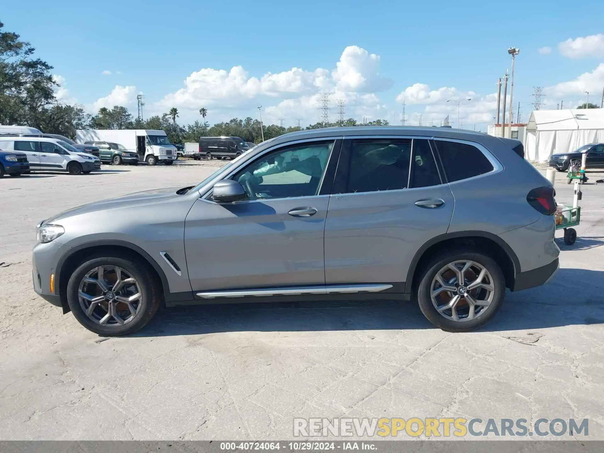 14 Photograph of a damaged car 5UX43DP05R9W40914 BMW X3 2024