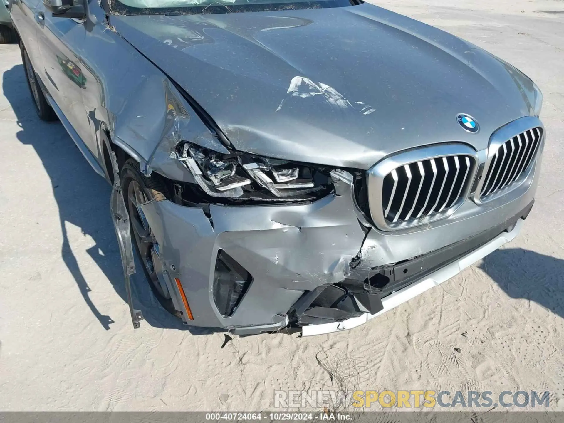 19 Photograph of a damaged car 5UX43DP05R9W40914 BMW X3 2024
