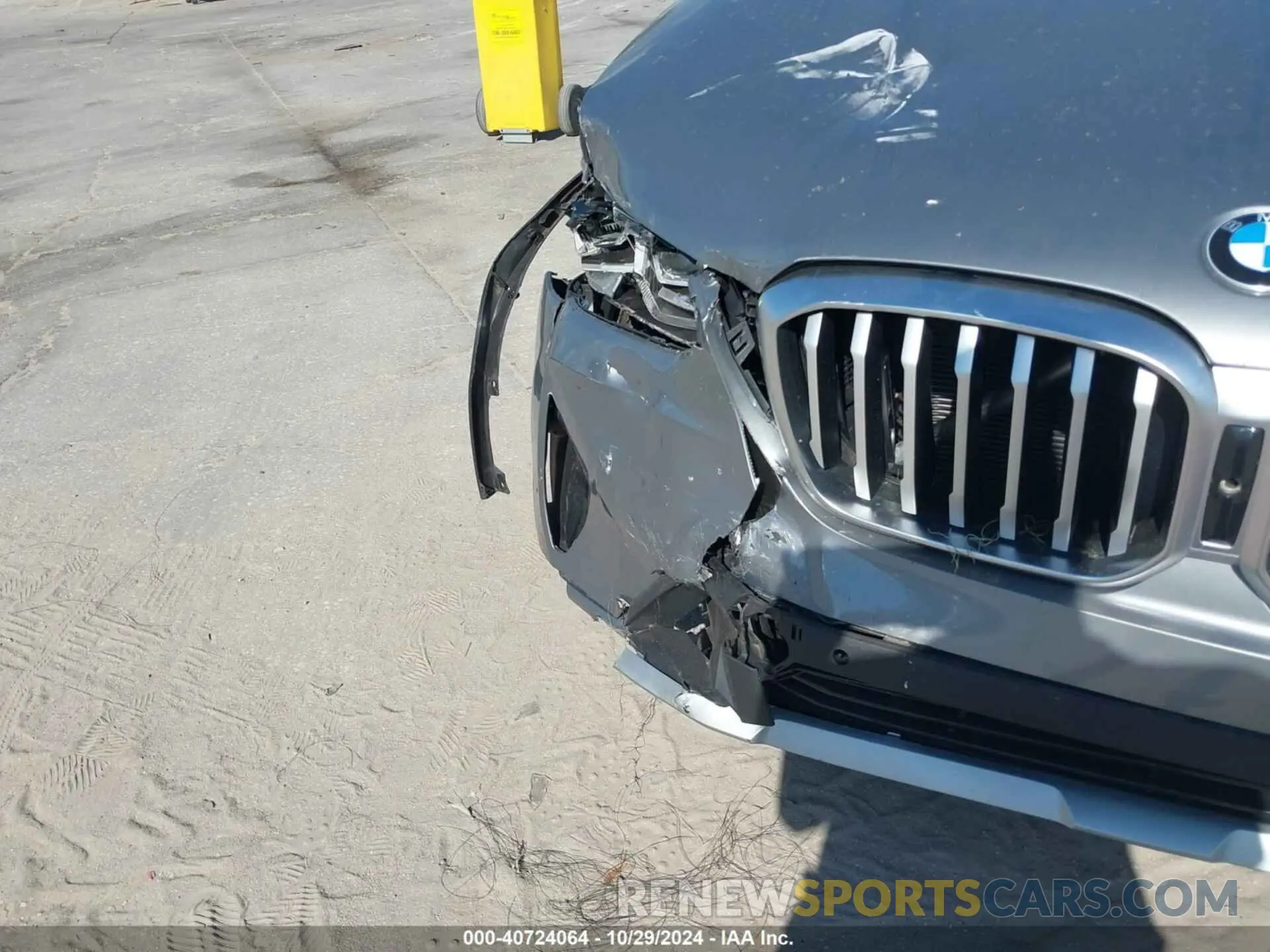 20 Photograph of a damaged car 5UX43DP05R9W40914 BMW X3 2024