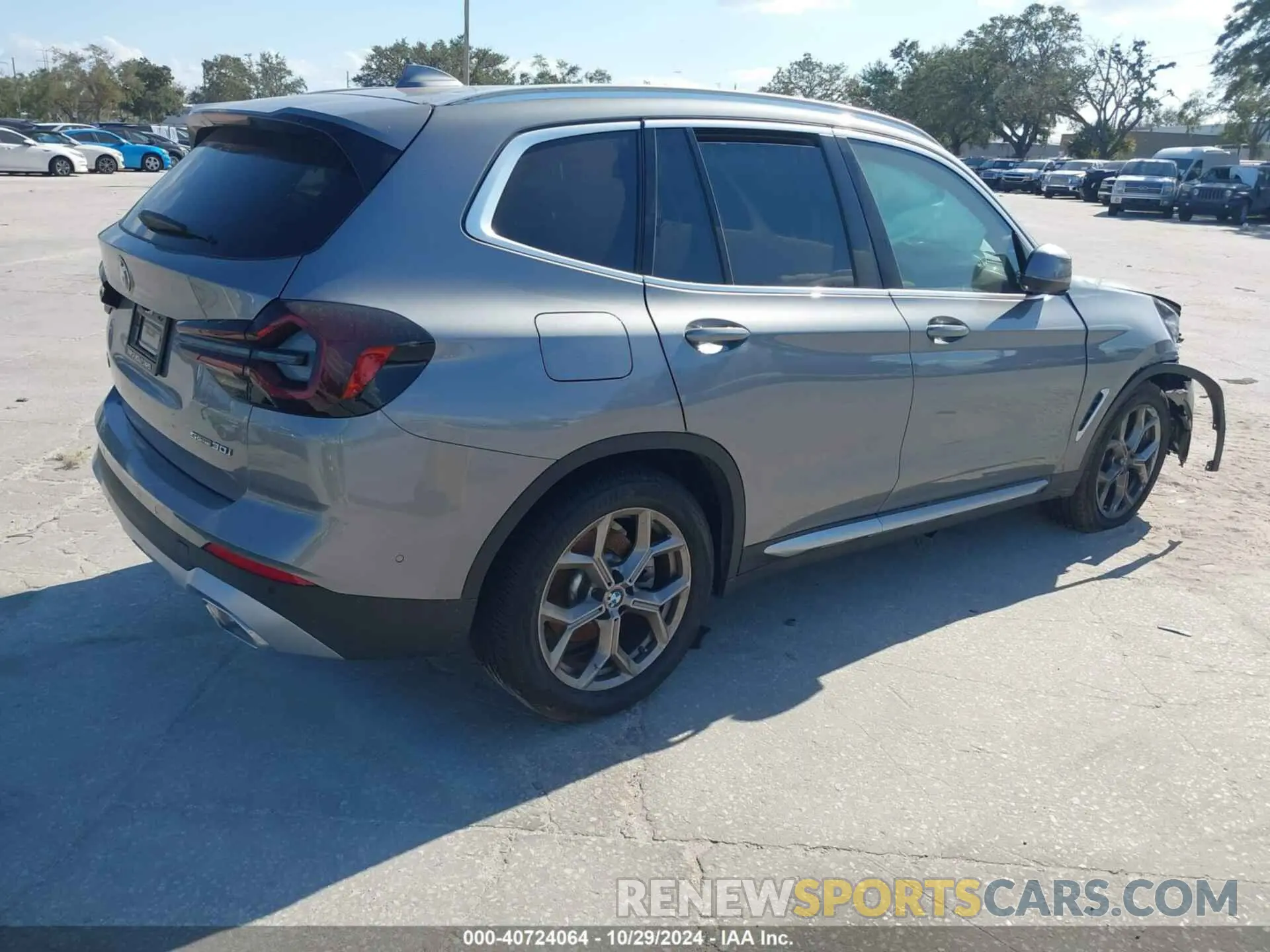 4 Photograph of a damaged car 5UX43DP05R9W40914 BMW X3 2024