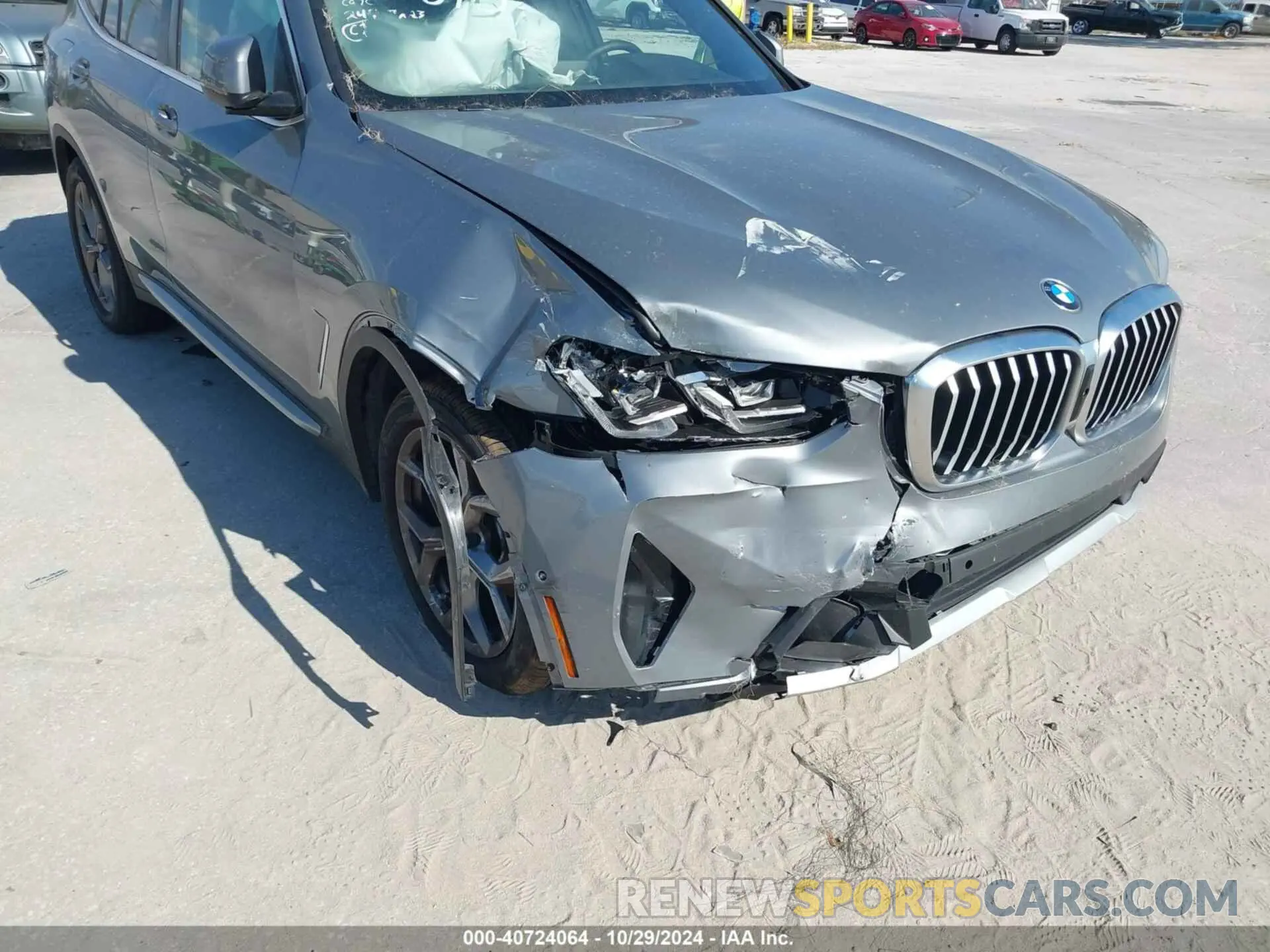 6 Photograph of a damaged car 5UX43DP05R9W40914 BMW X3 2024