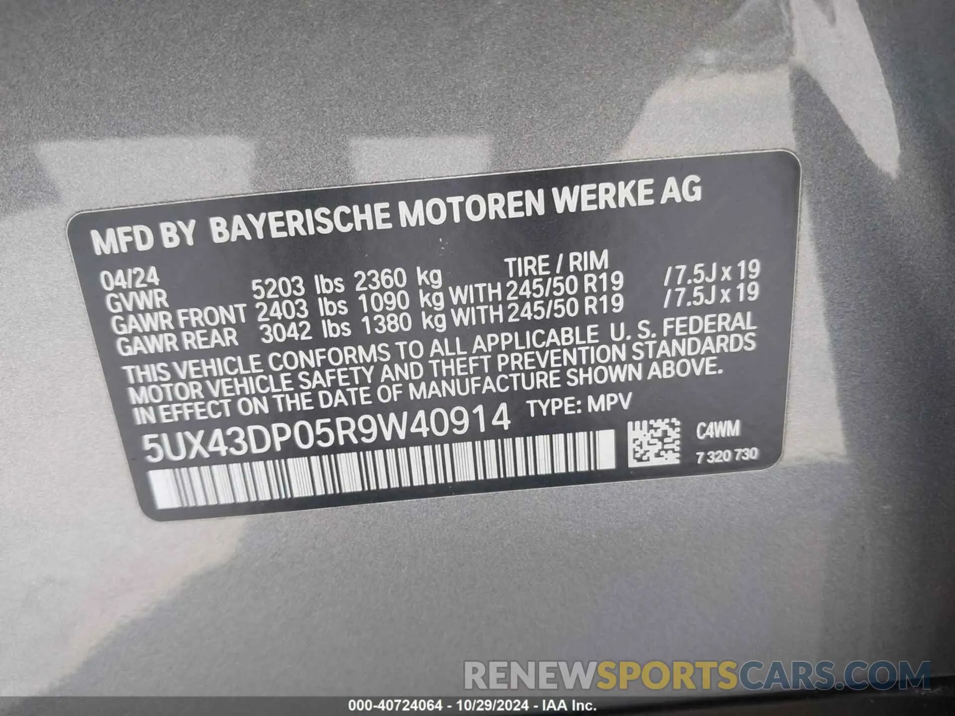 9 Photograph of a damaged car 5UX43DP05R9W40914 BMW X3 2024