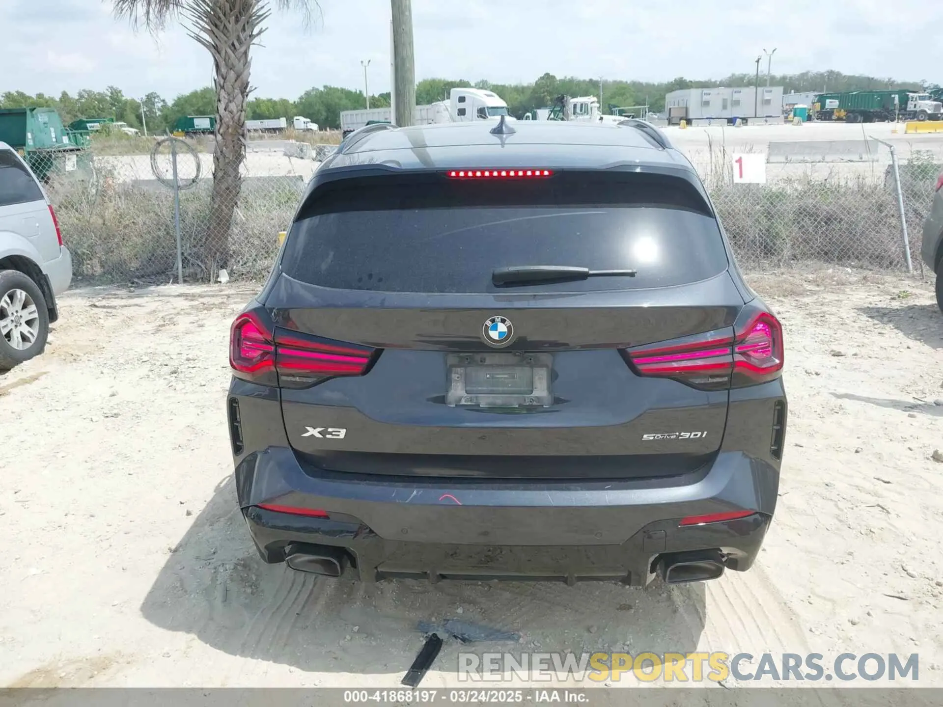 17 Photograph of a damaged car 5UX43DP05R9X46814 BMW X3 2024