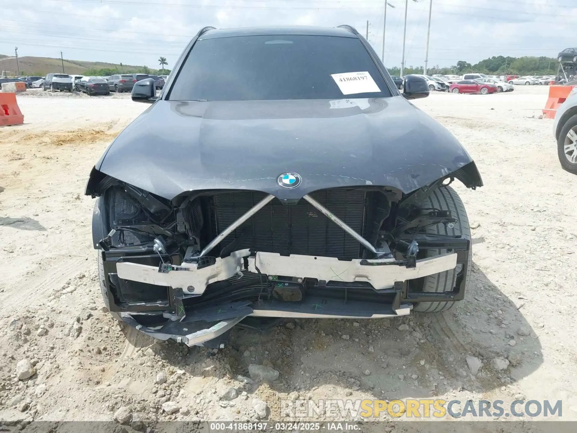 6 Photograph of a damaged car 5UX43DP05R9X46814 BMW X3 2024