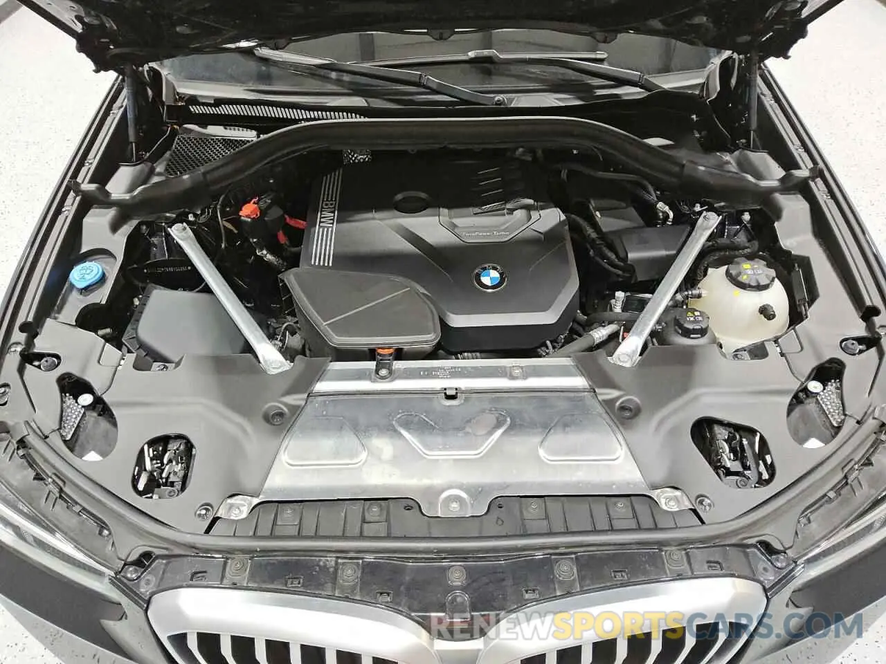 12 Photograph of a damaged car 5UX43DP06R9V04050 BMW X3 2024