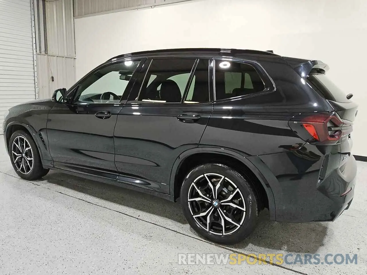 2 Photograph of a damaged car 5UX43DP06R9W55647 BMW X3 2024