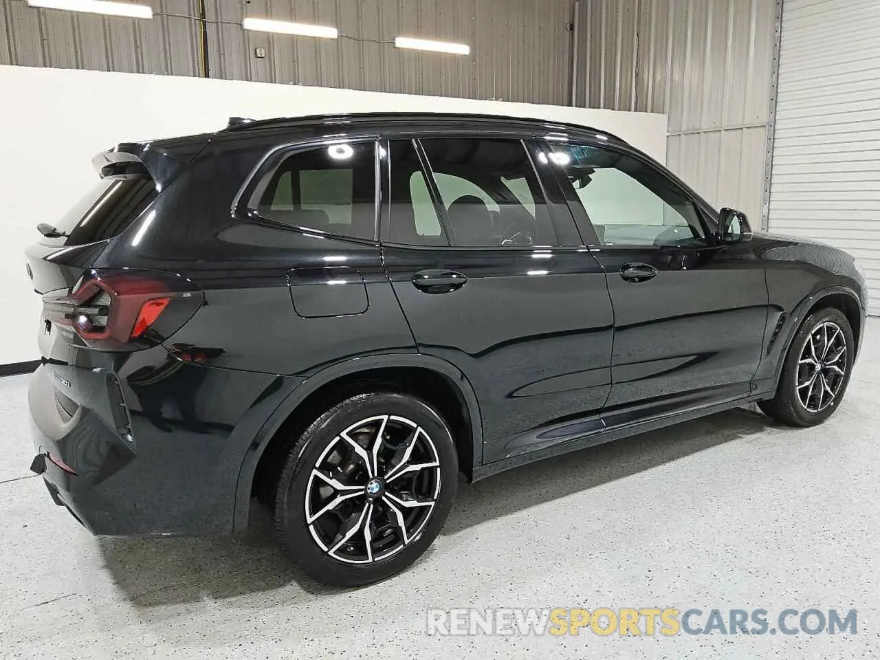 3 Photograph of a damaged car 5UX43DP06R9W55647 BMW X3 2024